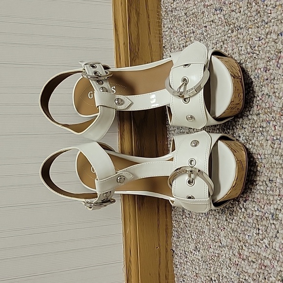 Guess Women's White Vegan Leather Platform Heel Sandals. Sz 7 Florie - Picture 2 of 9
